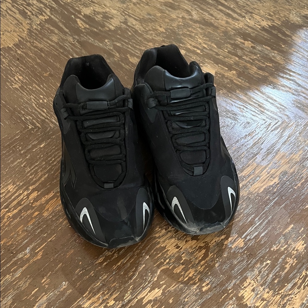 Nike Black and Gray Athletic Shoes